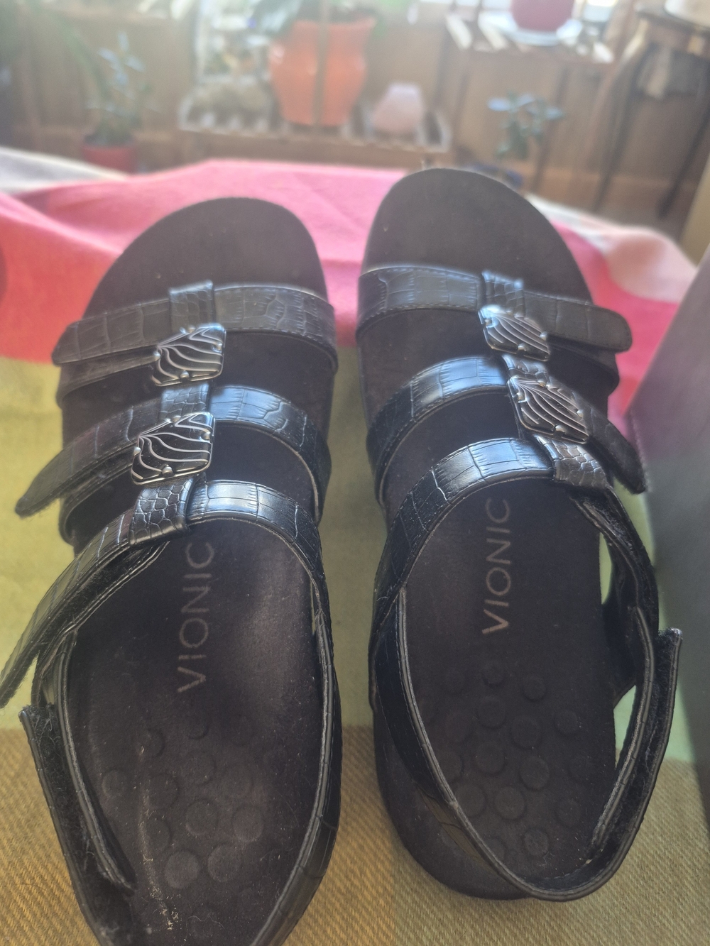 Vionic Women's Black Triple-Strap Comfort Sandals